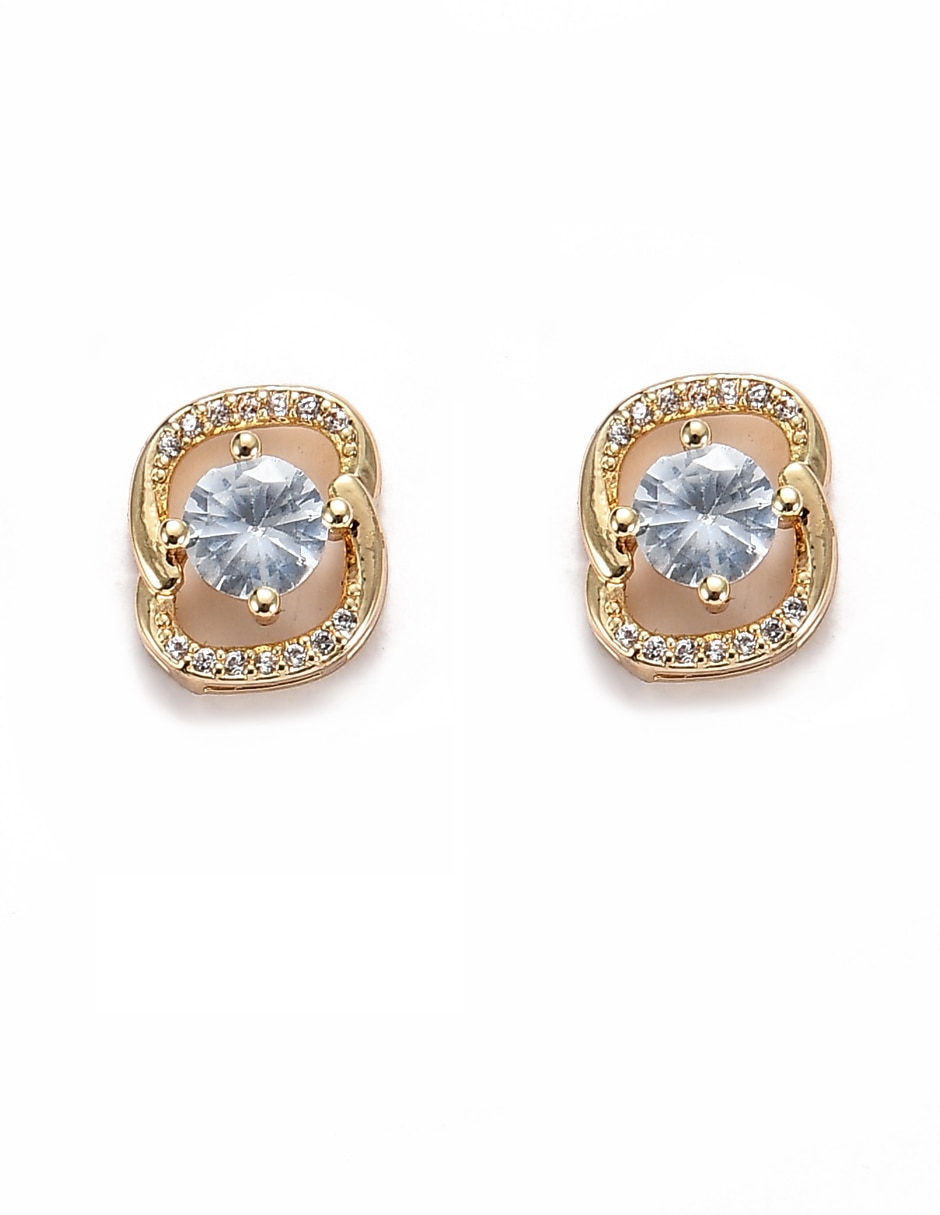 Aretes cortos con acabado brillante zirconia