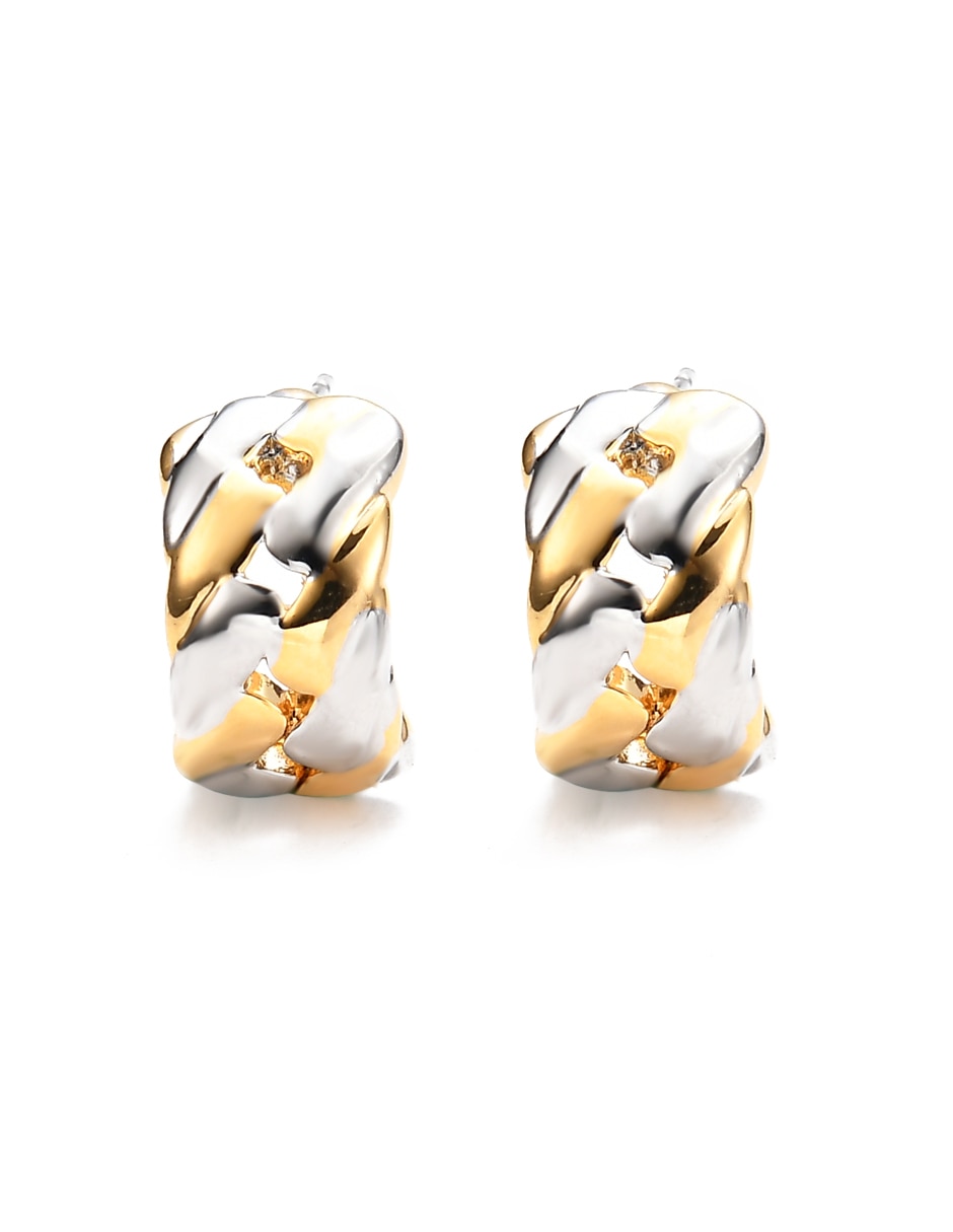 Aretes cortos con acabado brillante