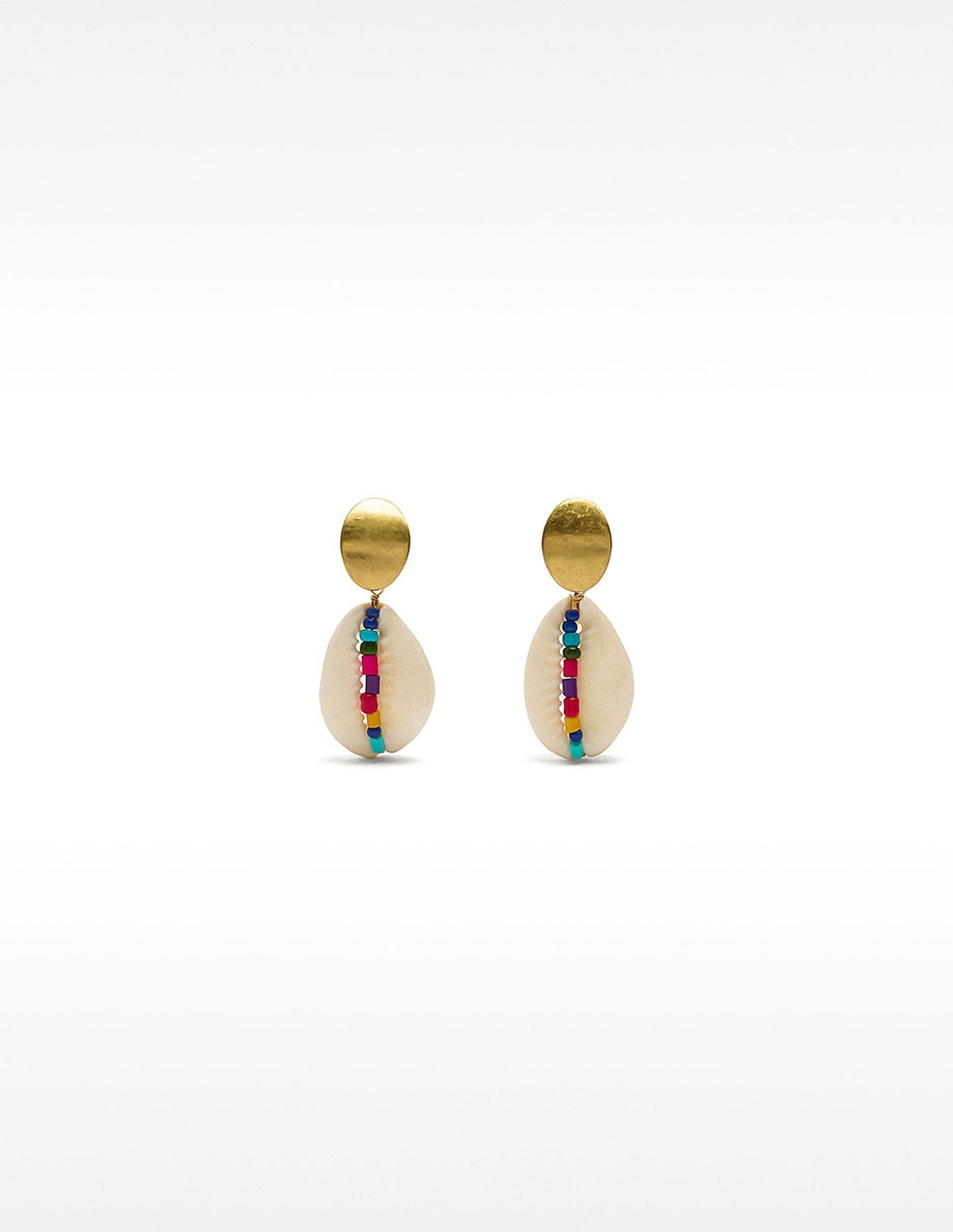 Aretes cortos de concha Samba acabado pulido