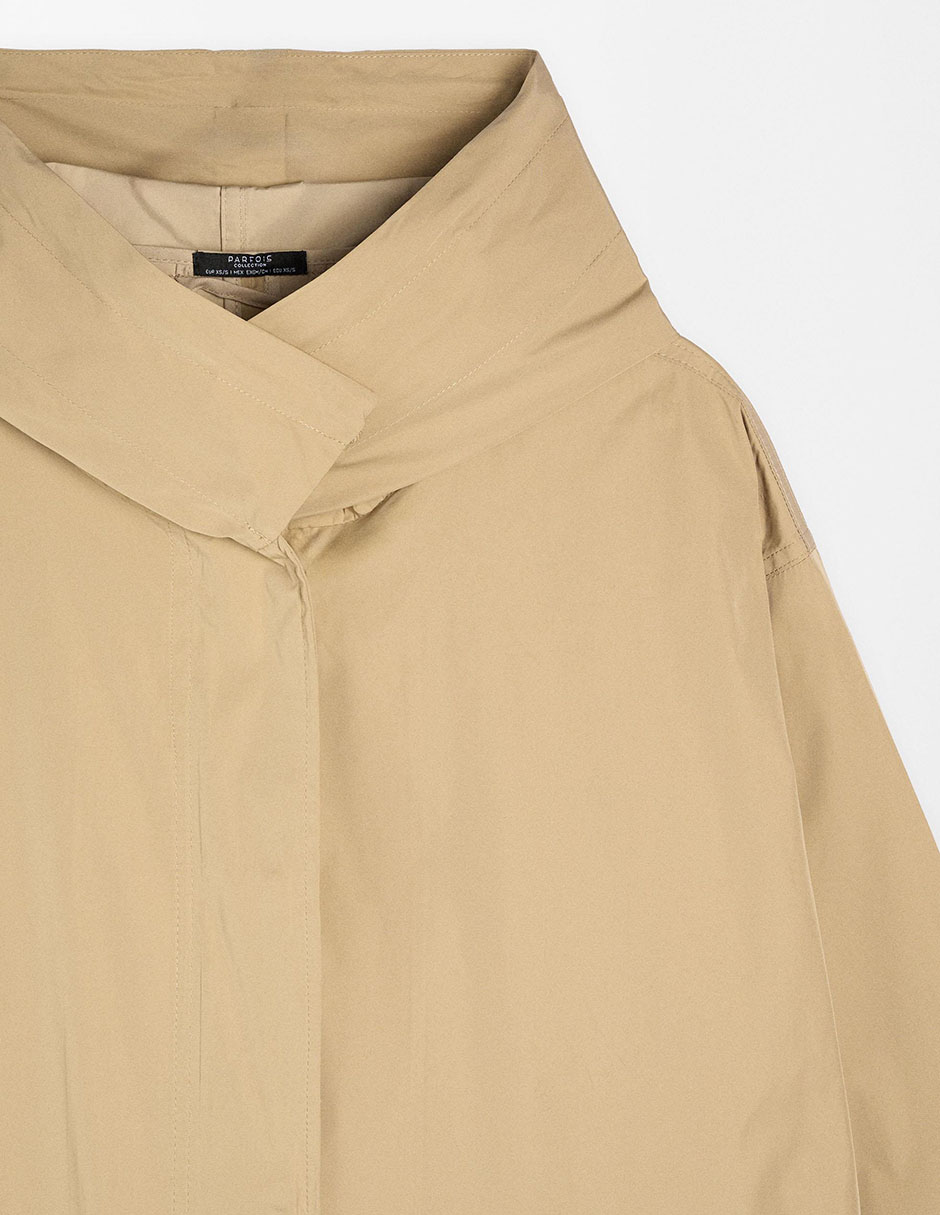 Impermeable con capucha para mujer 7