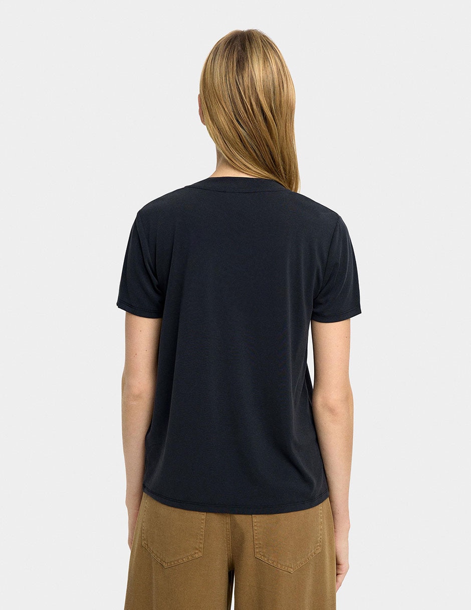 Playera manga corta cuello V para mujer 4