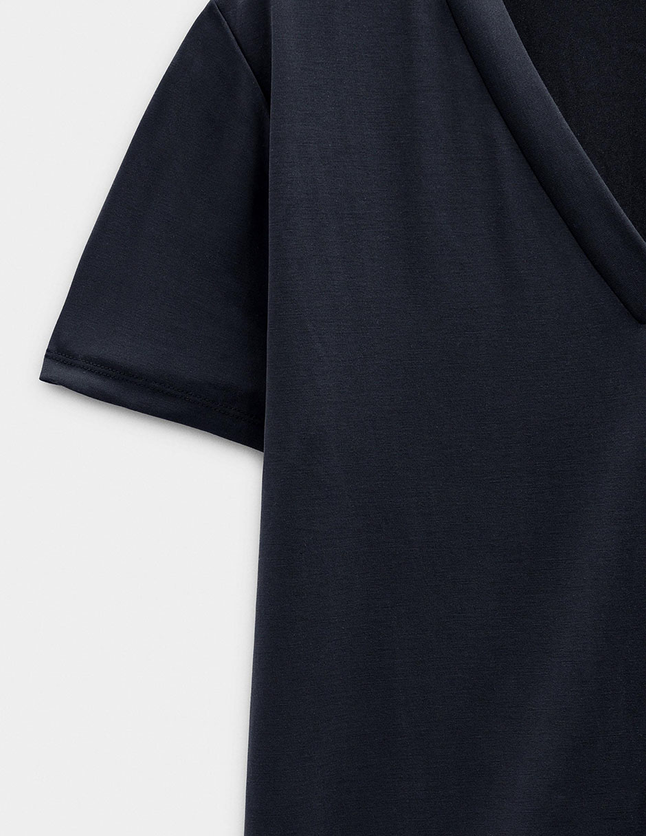 Playera manga corta cuello V para mujer 6
