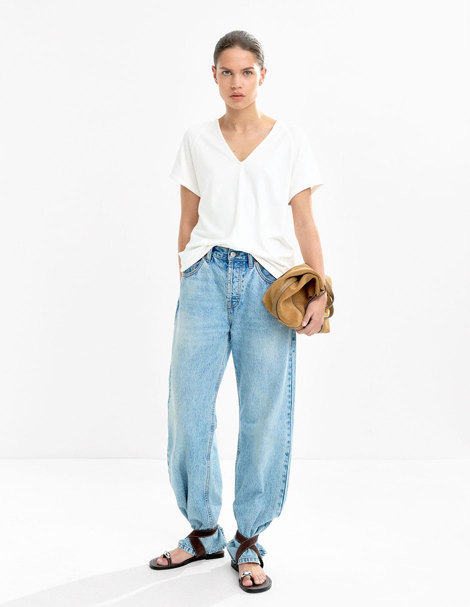 Playera manga corta cuello V para mujer