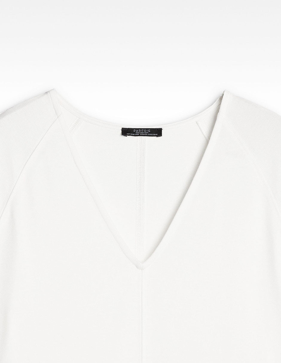 Playera manga corta cuello V para mujer 7