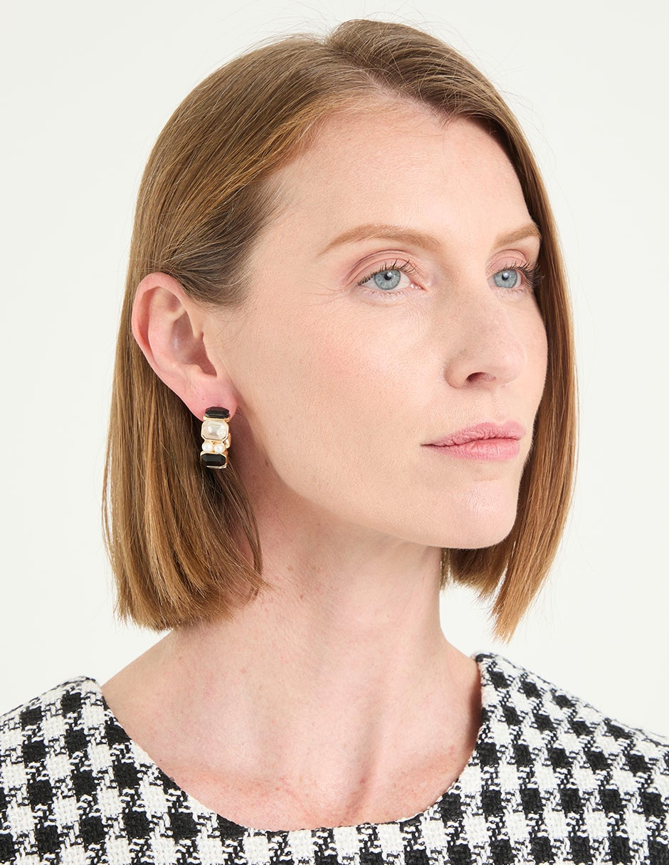 Aretes cortos con acabado brillante 4
