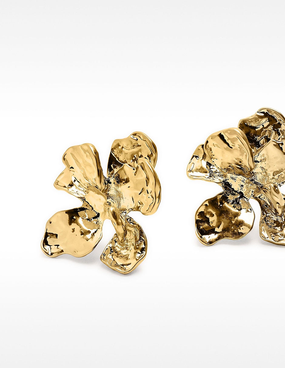 Aretes cortos de flor golden delicates 2