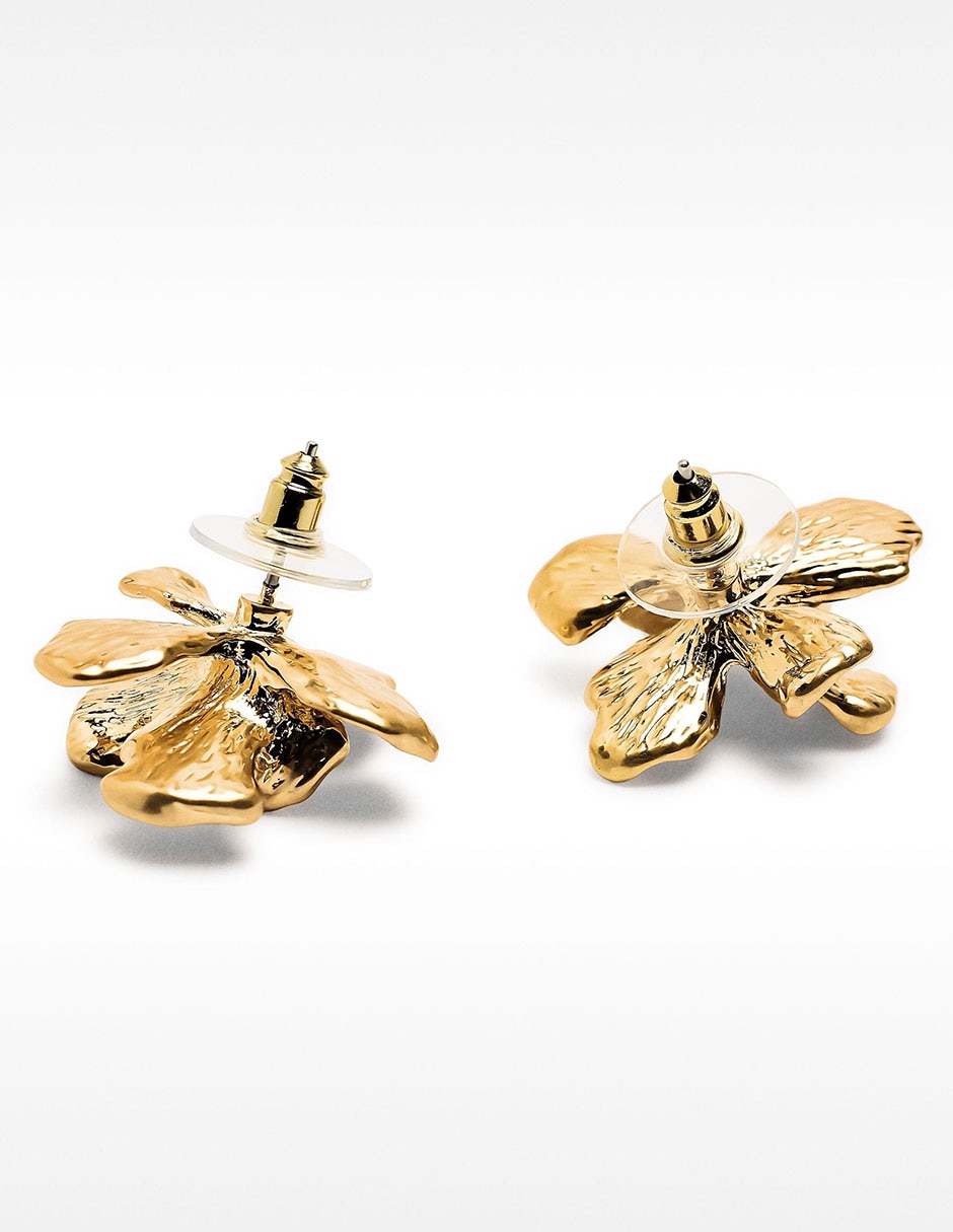 Aretes cortos de flor golden delicates 3