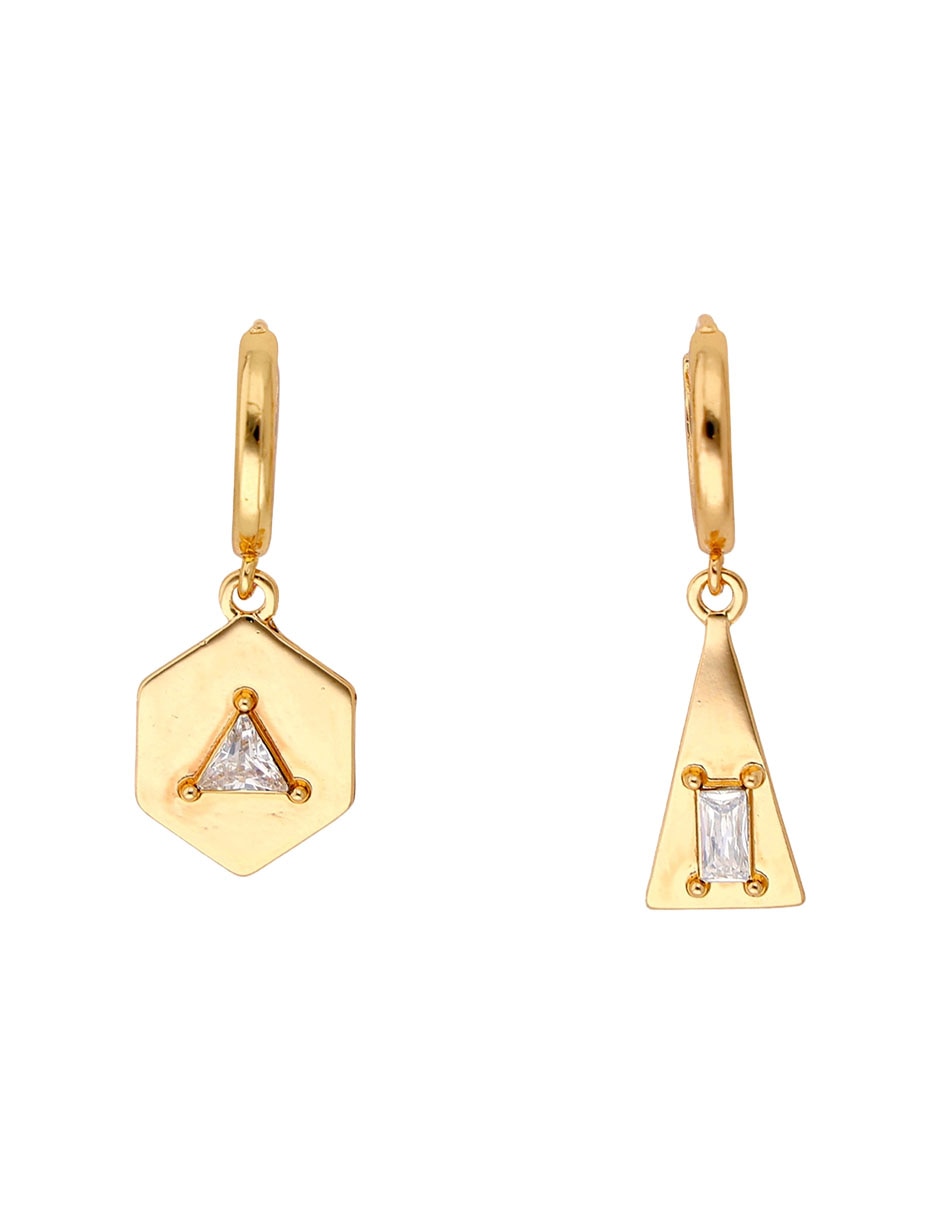 Aretes largos con acabado brillante fantasía