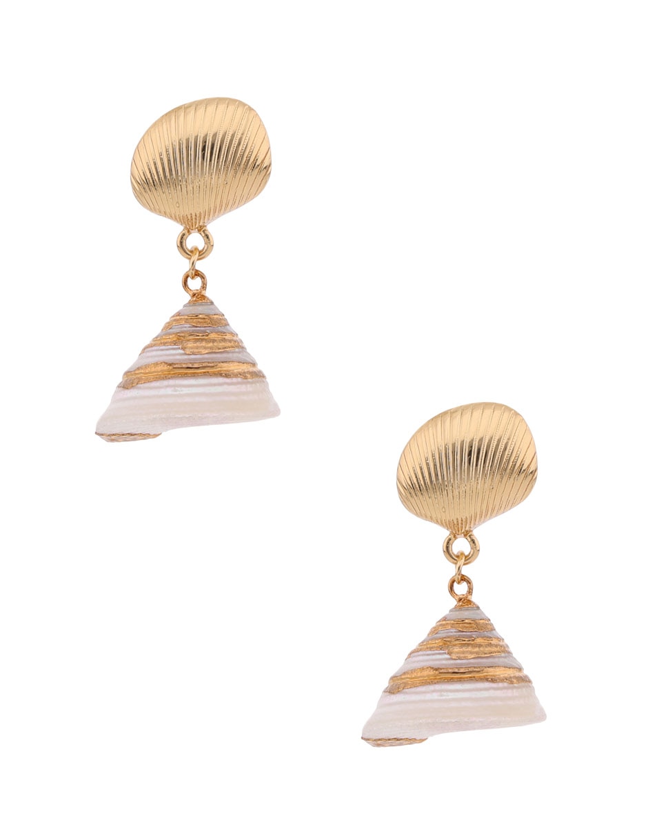 Aretes largos con acabado brillante