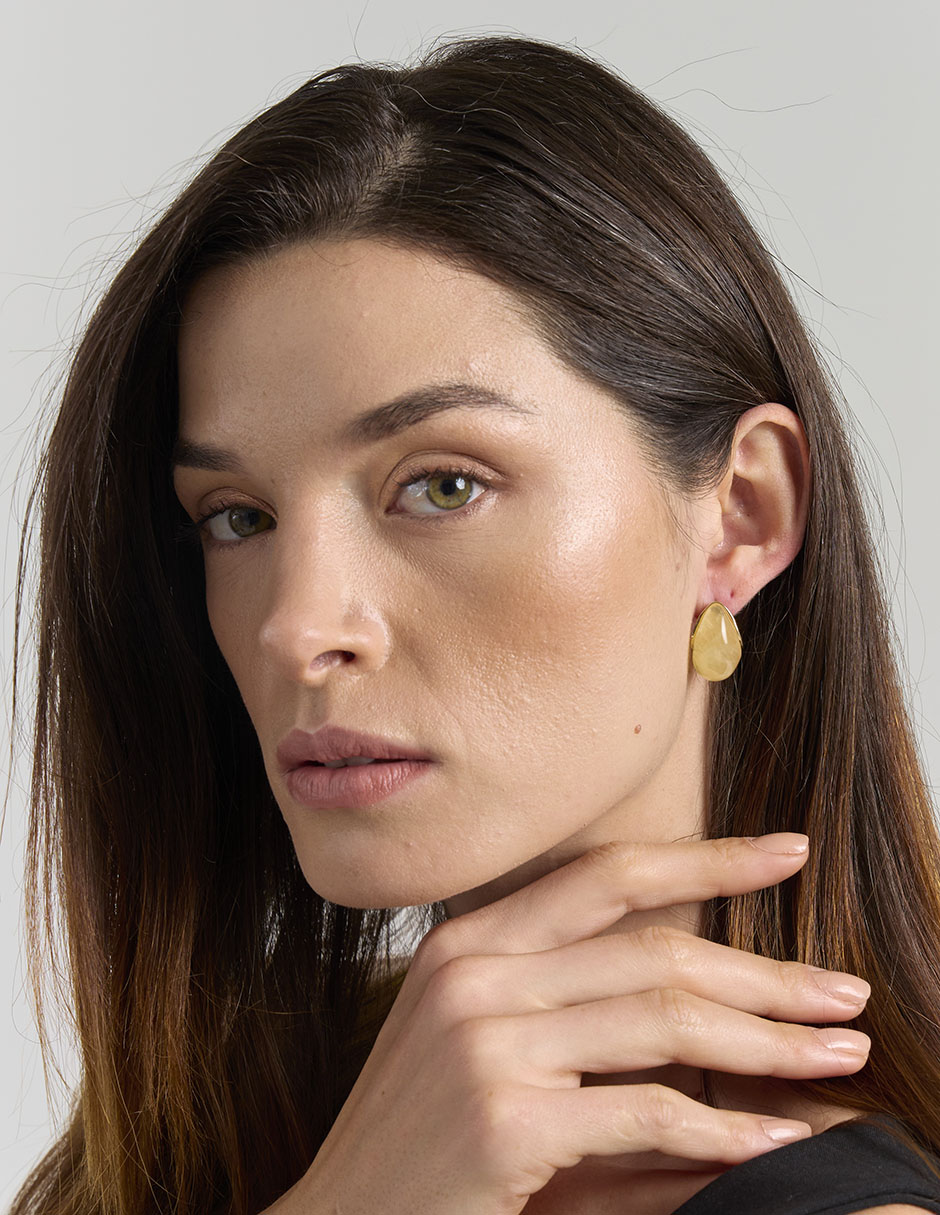 Aretes cortos con acabado liso 4
