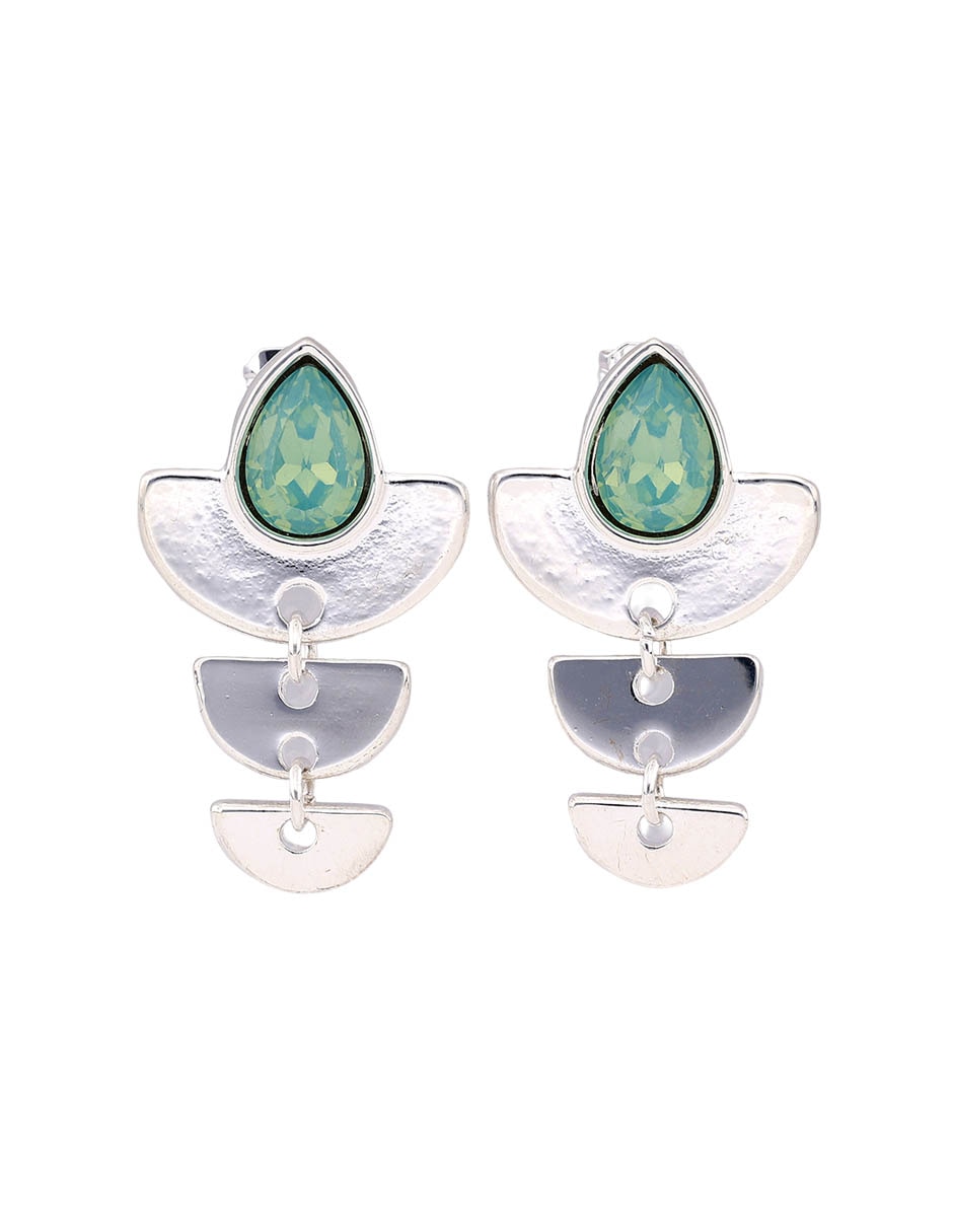 Aretes cortos con acabado liso