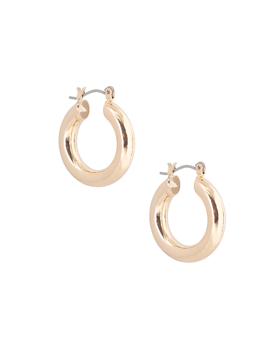 Aretes de aro circulares con acabado lustre