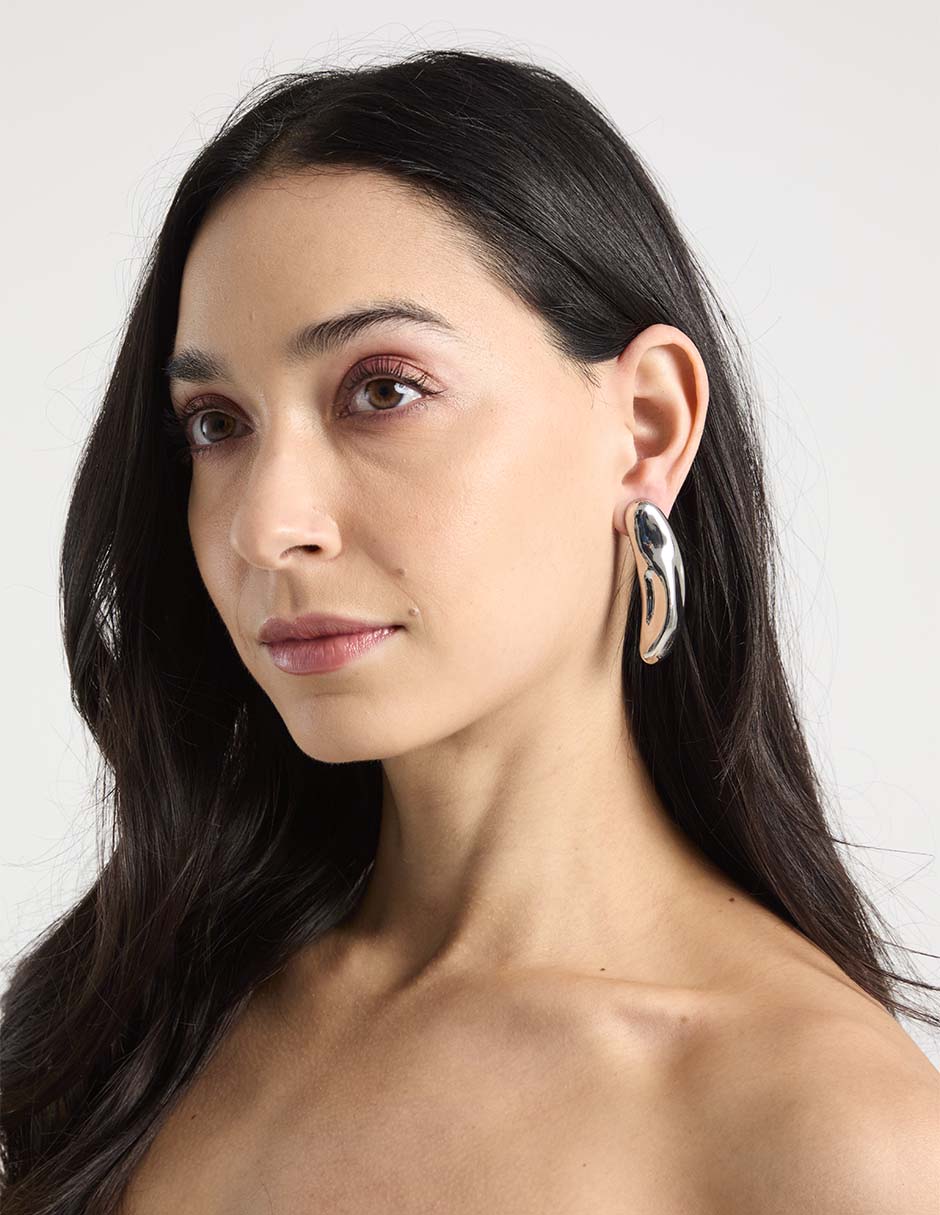 Aretes largos con acabado pulido 4