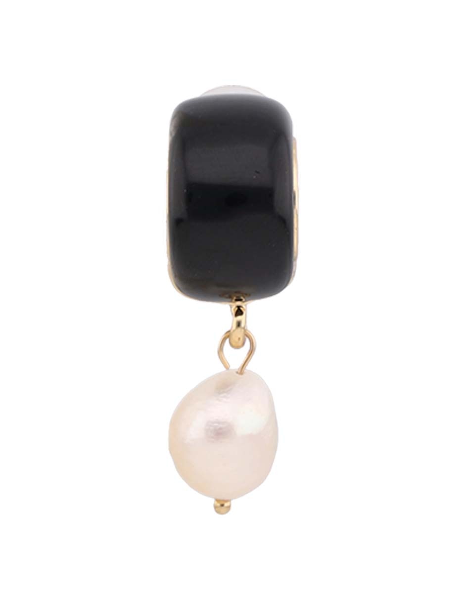 Aretes largos con acabado brillante
