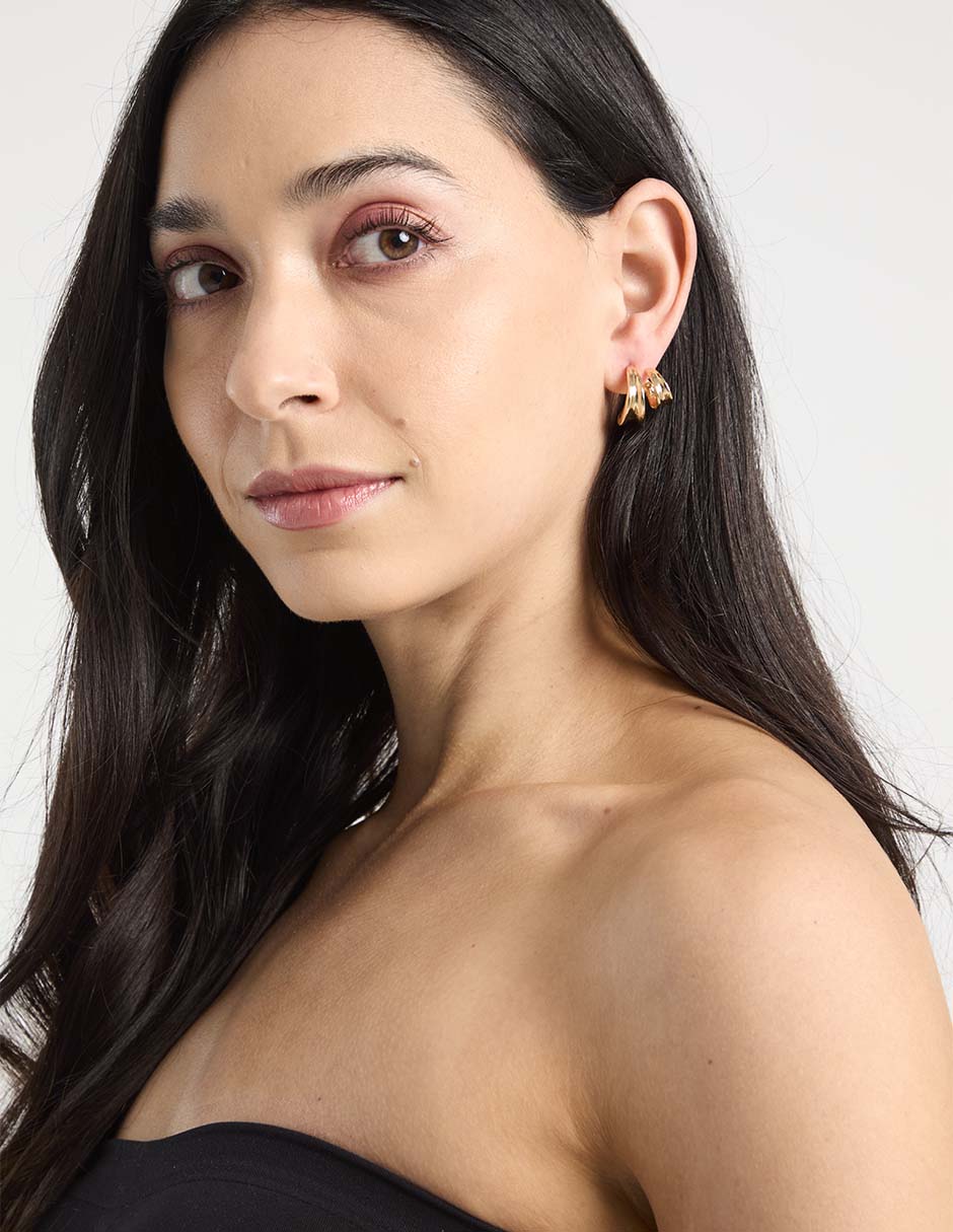 Set de aretes con acabado brillante 4