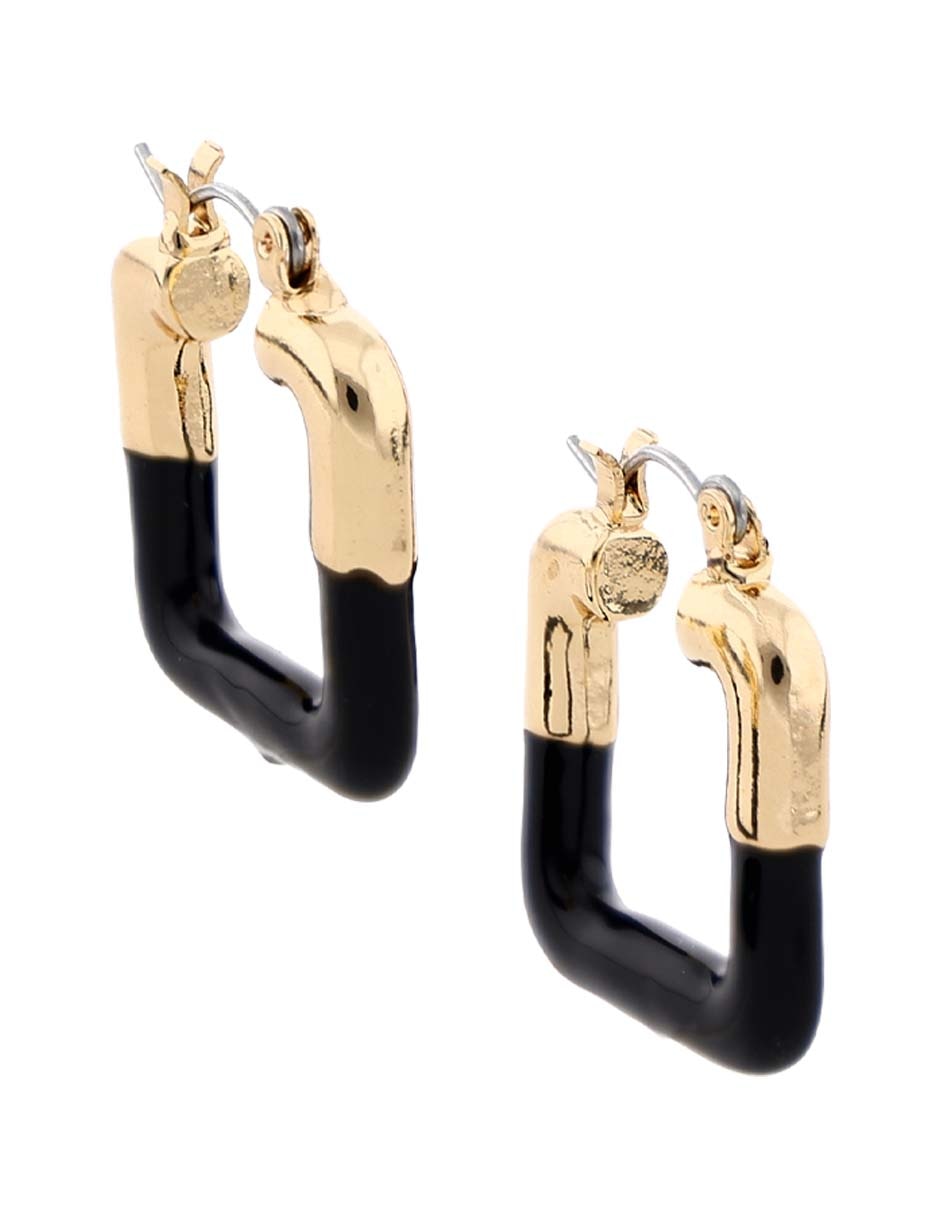 Aretes cortos cuadrados con acabado liso 2
