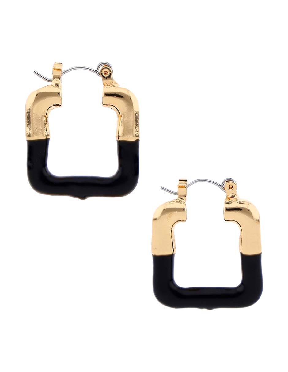 Aretes cortos cuadrados con acabado liso 3