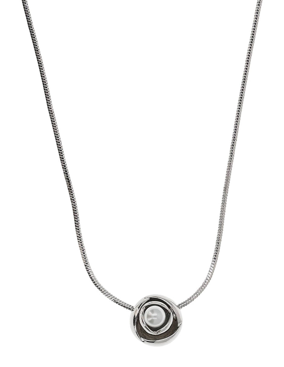 Collar con dije de flor