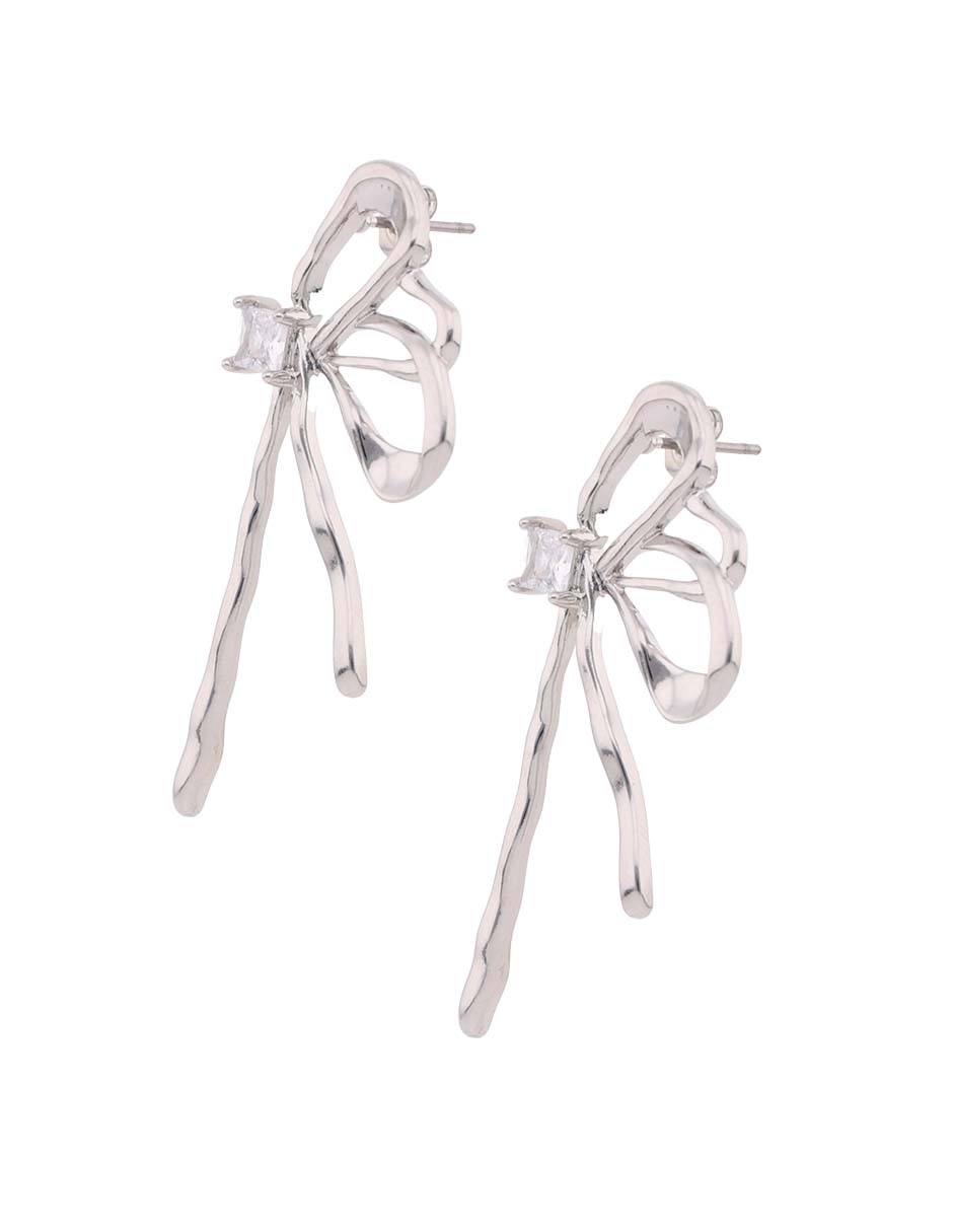 Aretes largos con acabado brillante 2