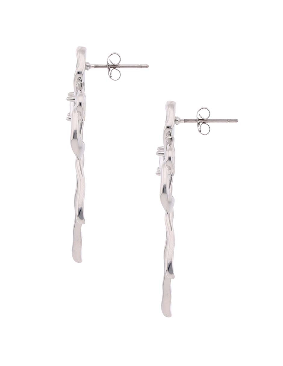 Aretes largos con acabado brillante 3