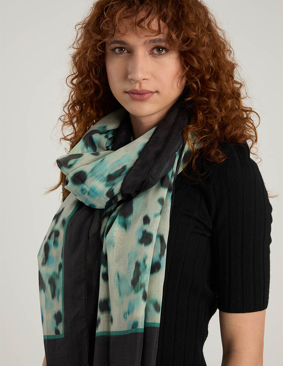 Pashmina con estampado animal print para mujer