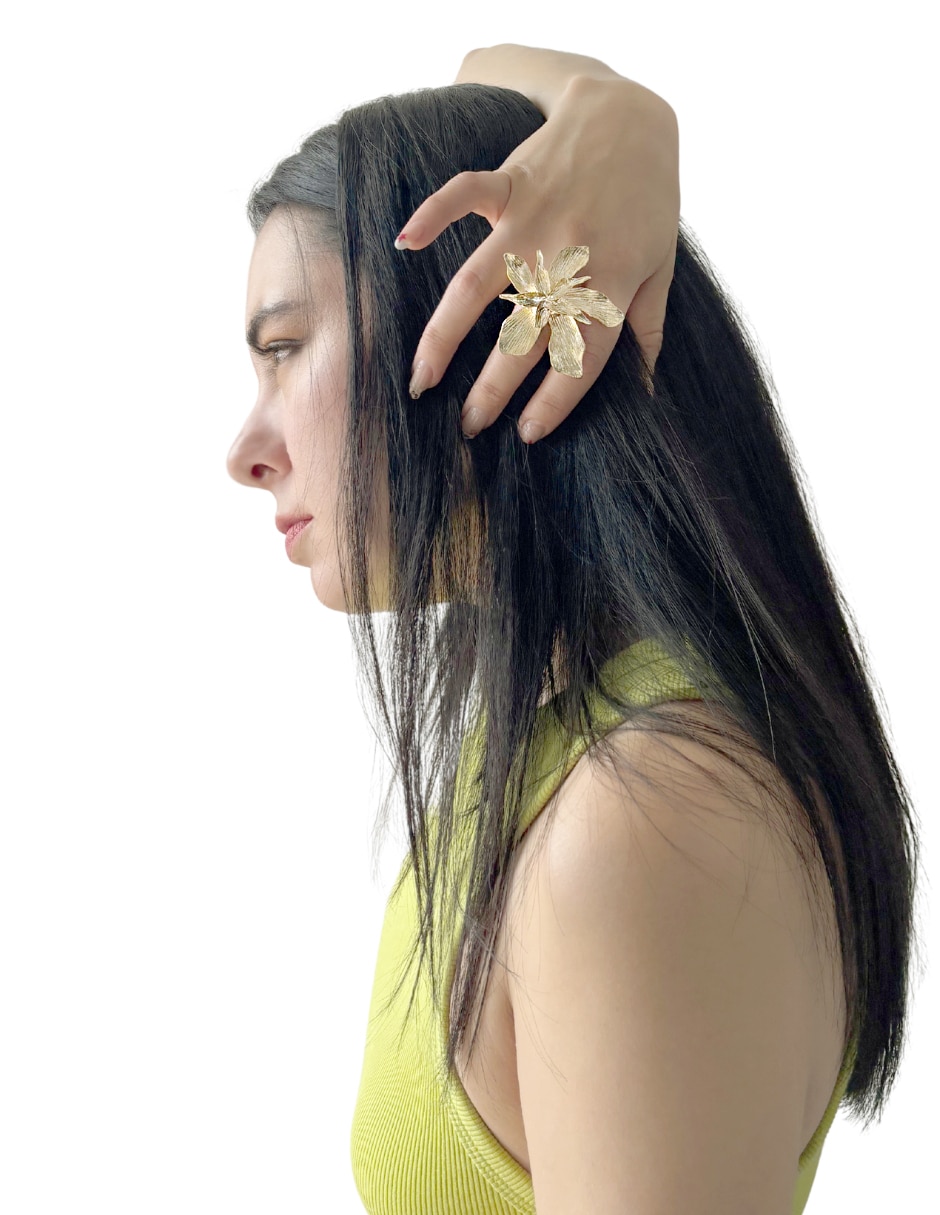 Anillo de flor martillado 2