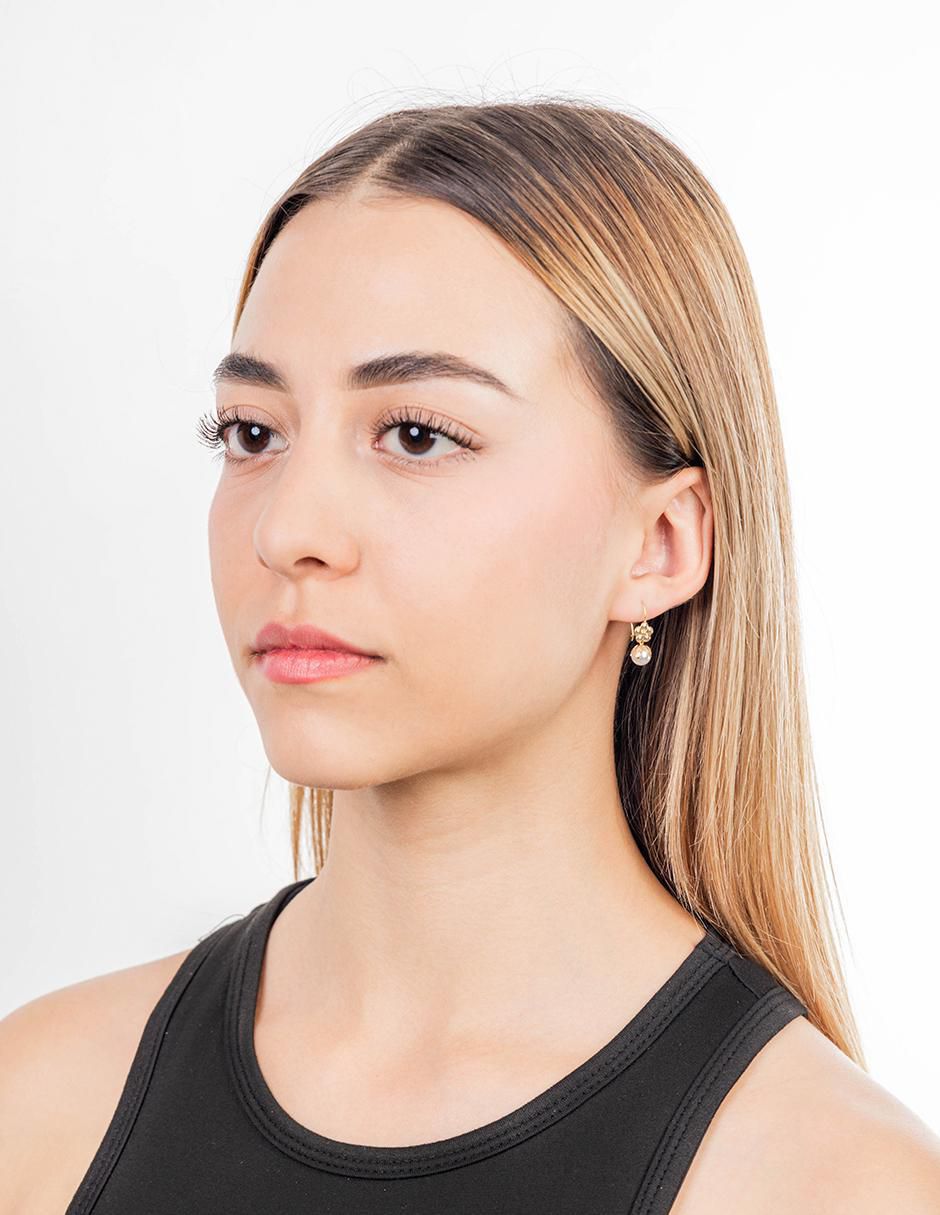 Aretes largos de flor de oro 10 k con acabado liso perla 3
