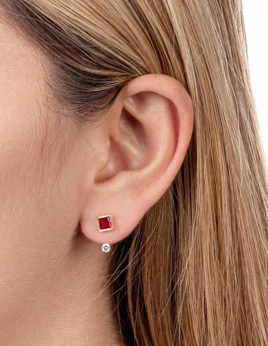 Aretes piercing cuadrados de oro 14 K con acabado pulido zirconia 2