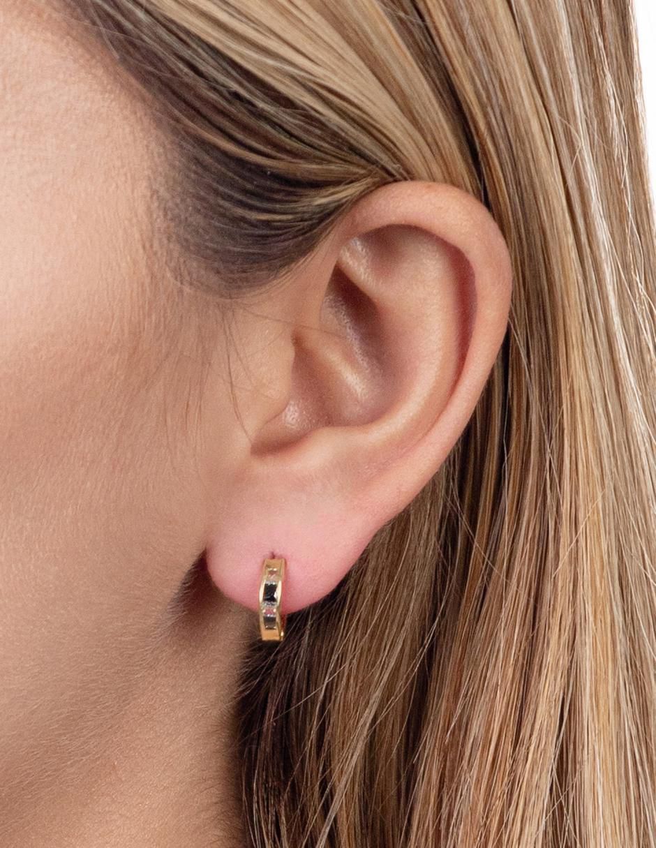 Aretes de aro redondos de oro 14 K con acabado brillante zirconia 2
