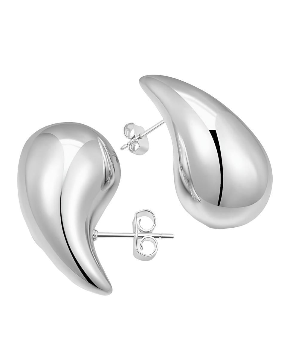 Aretes cortos de gota con acabado pulido