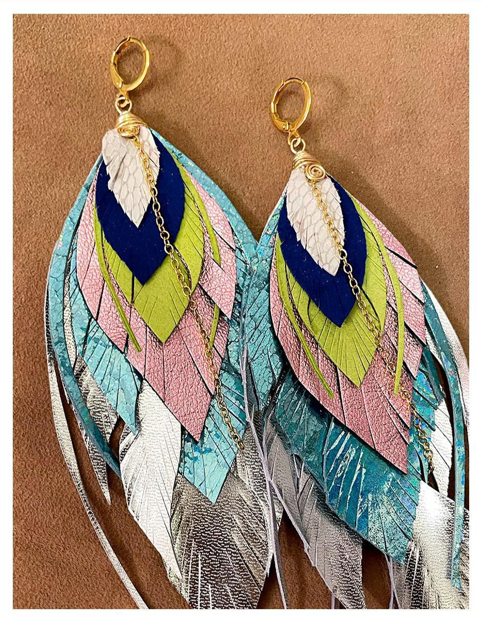 Aretes largos de pluma 18 k con acabado baño de oro 5