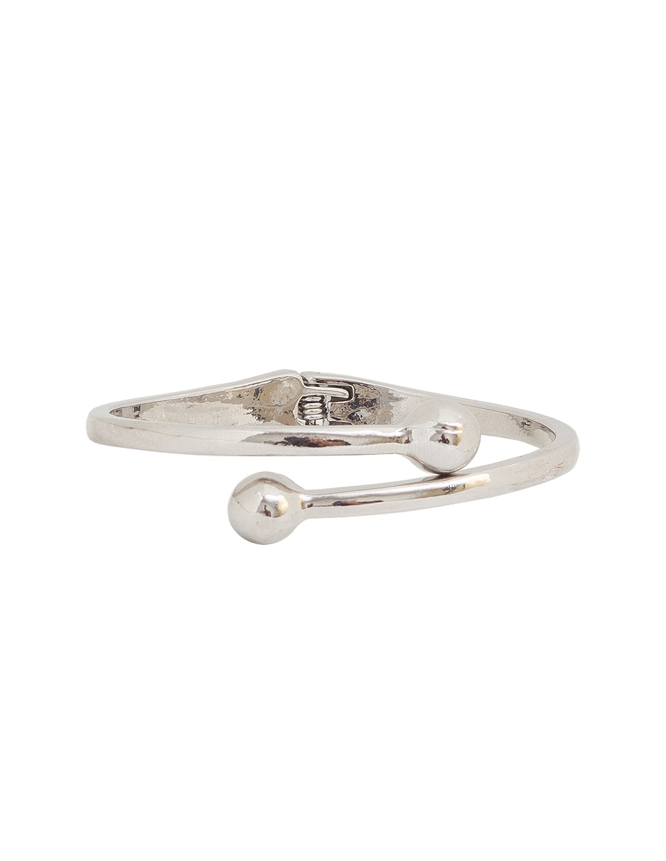 Brazalete con acabado brillante