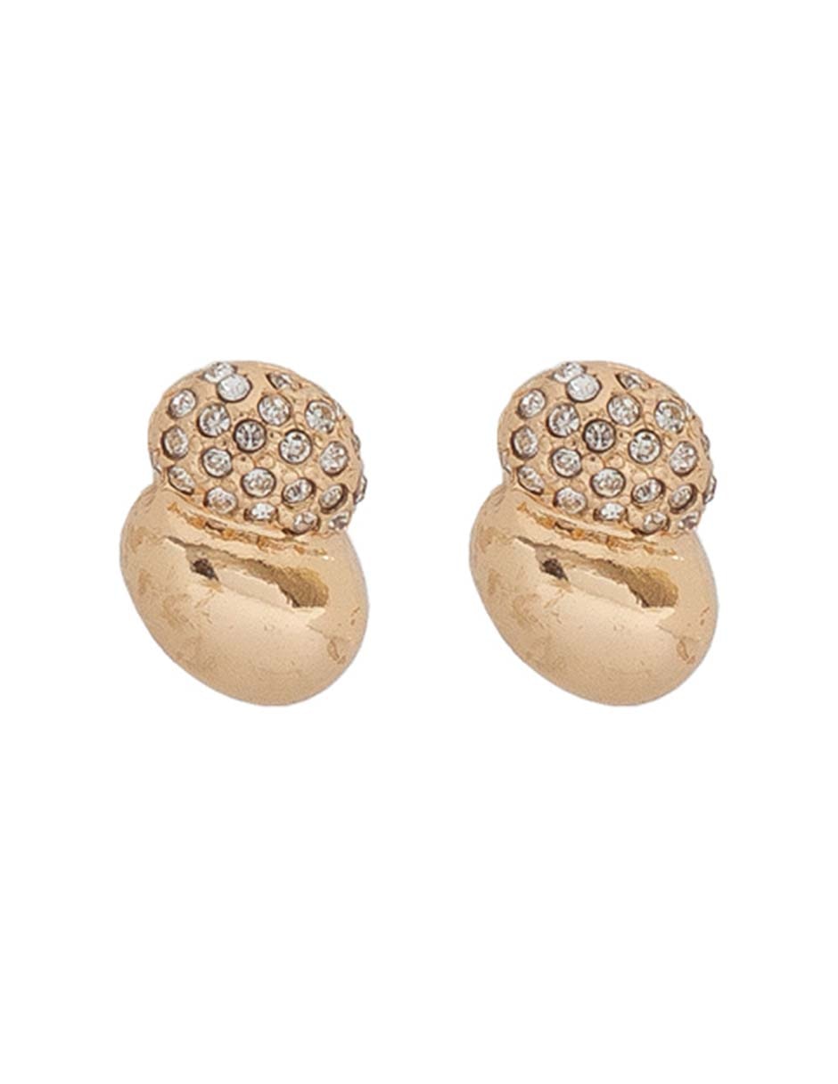 Aretes cortos con acabado brillante