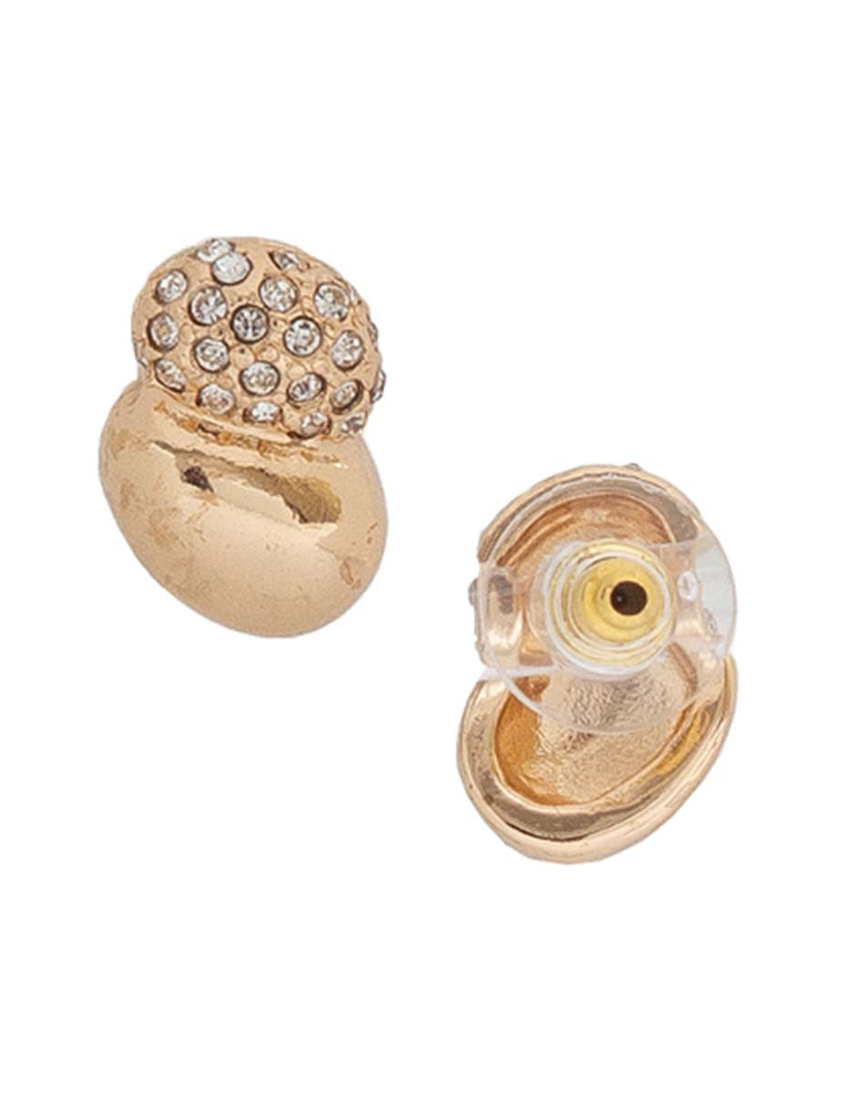 Aretes cortos con acabado brillante 3