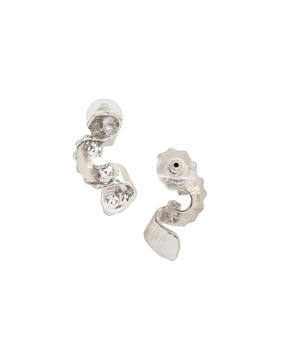 Aretes largos con acabado brillante 4