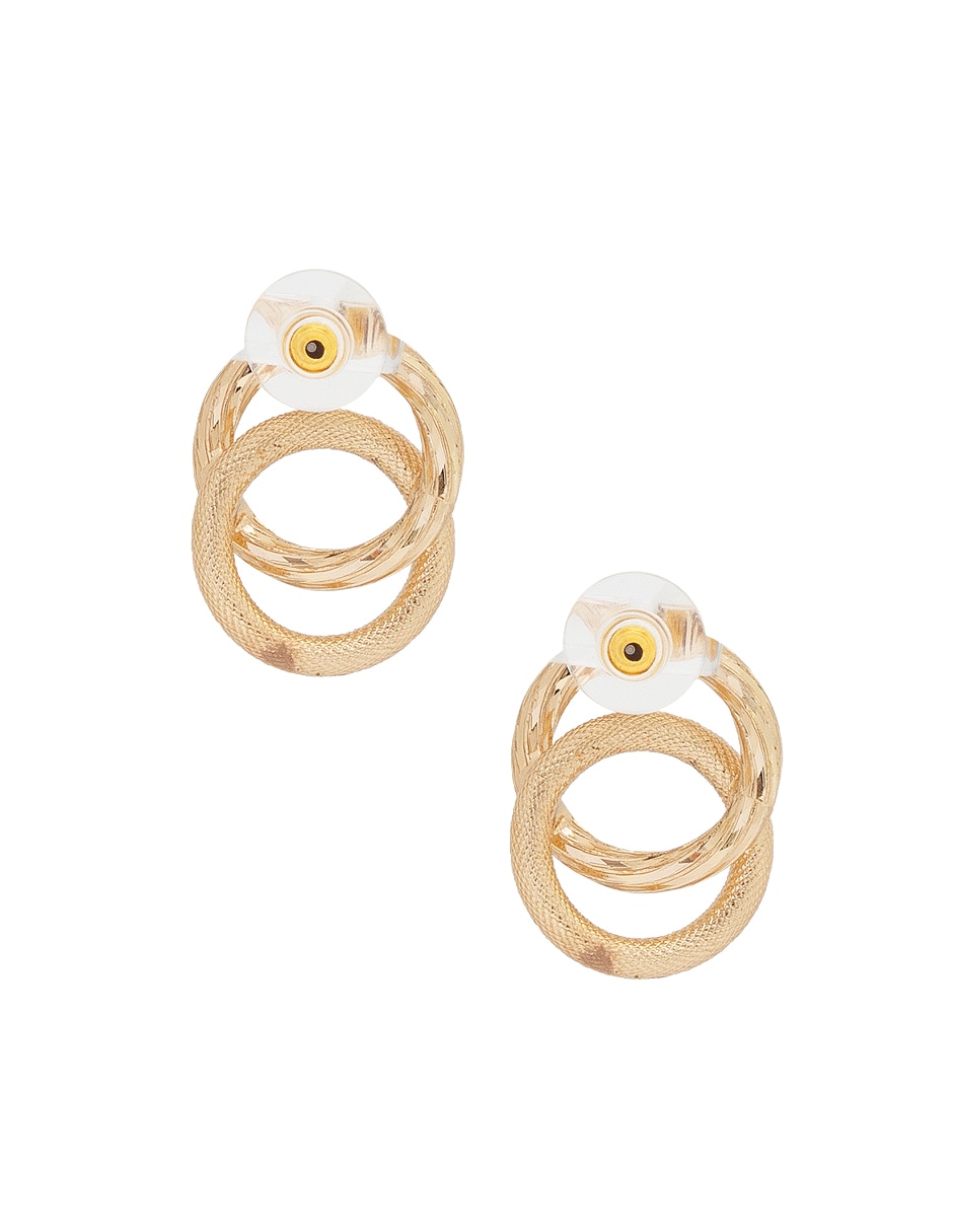 Aretes cortos circulares de metal con acabado brillante 2