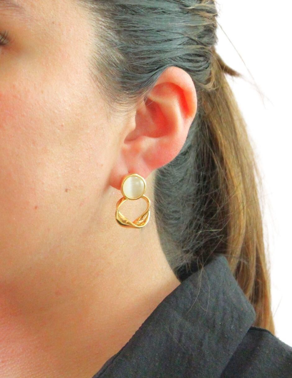 Aretes redondos con acabado chapa de oro 5