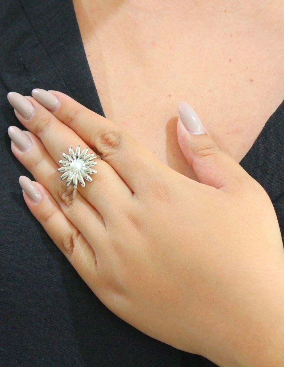 Anillo de flor brillante 4