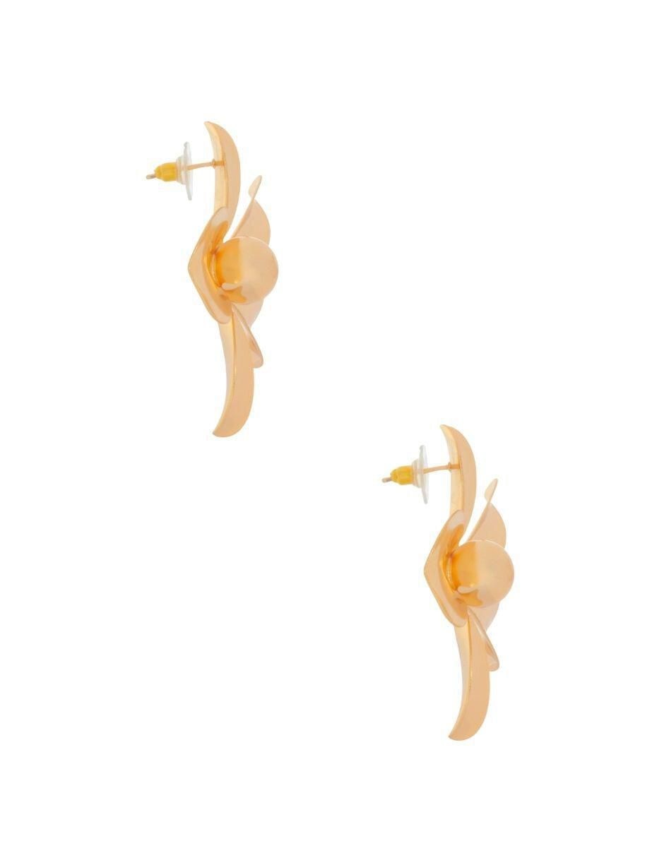 Aretes de flor con acabado chapa de oro 3