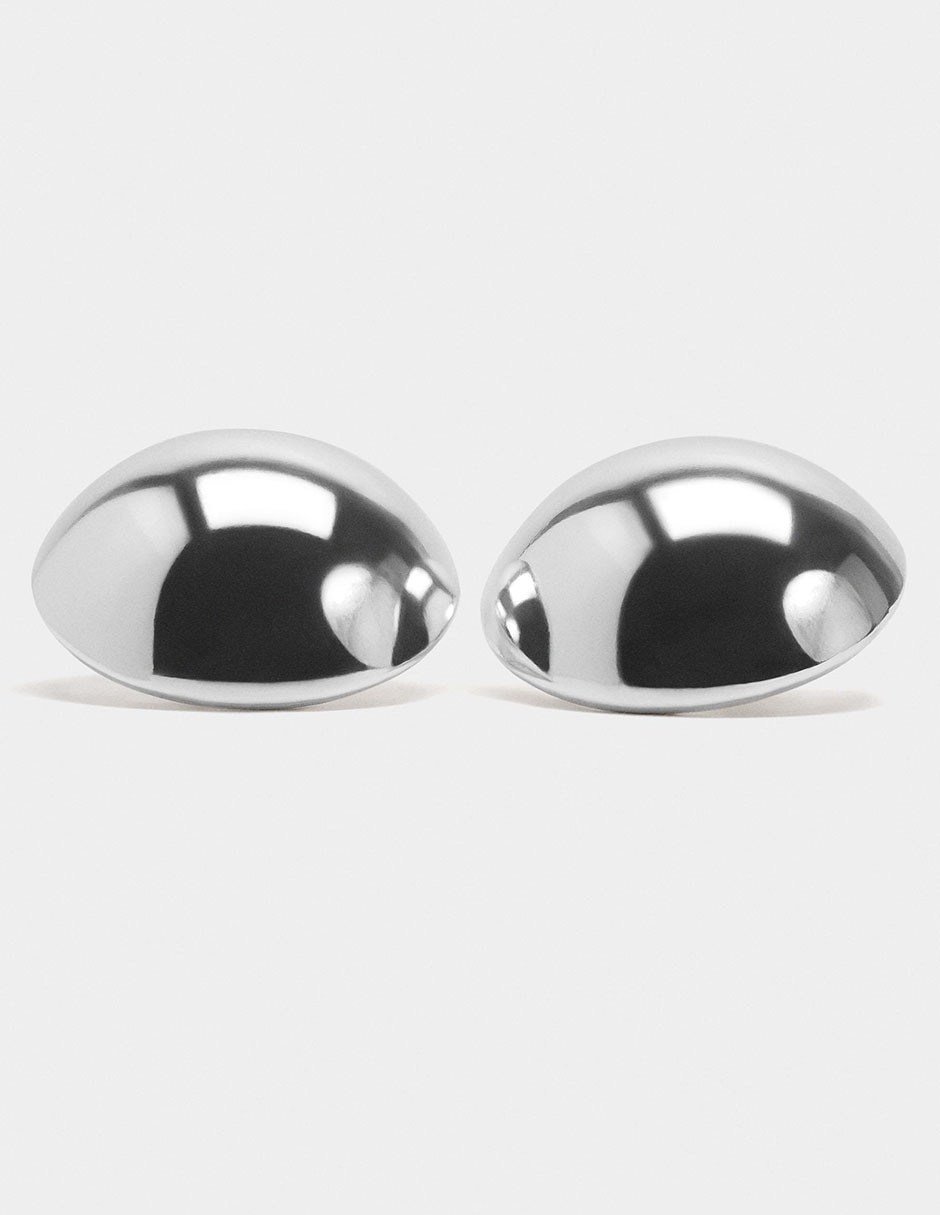 Aretes cortos con acabado brillante 2