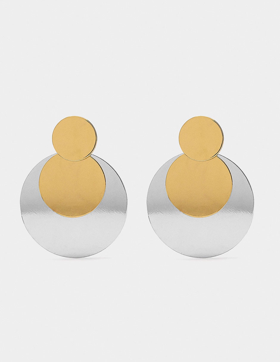 Aretes largos con acabado brillante