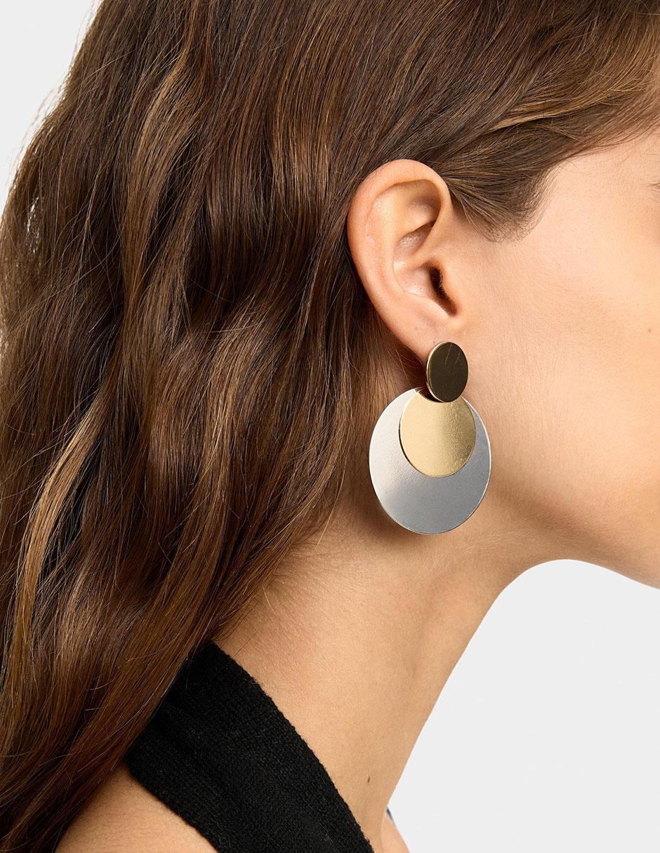 Aretes largos con acabado brillante 2