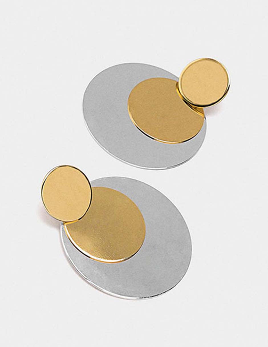 Aretes largos con acabado brillante 3