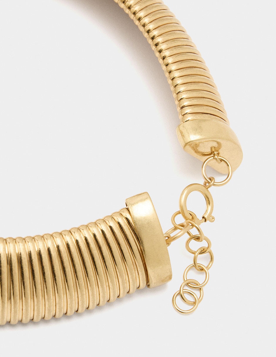 Collar 4