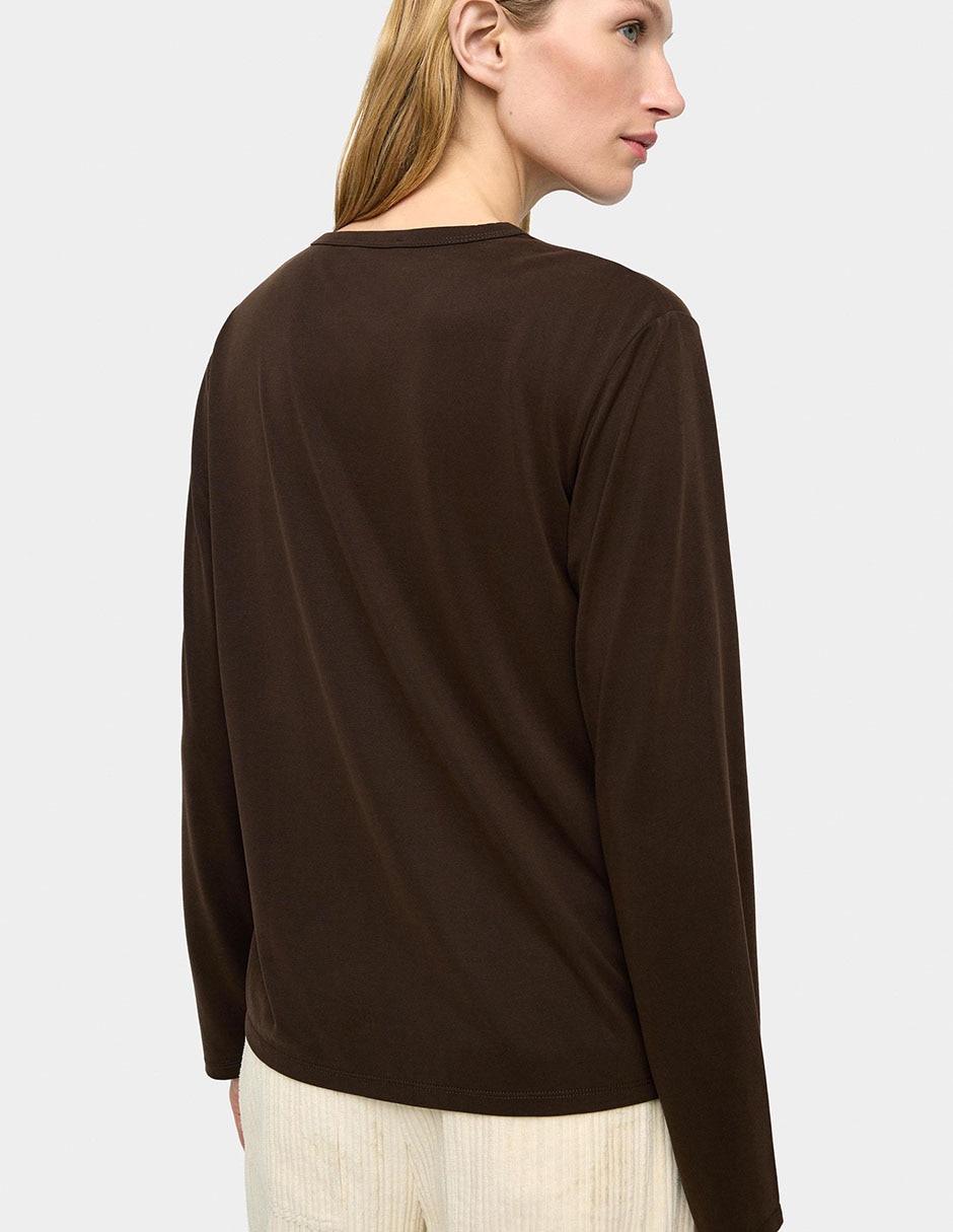 Playera manga larga cuello redondo para mujer 4
