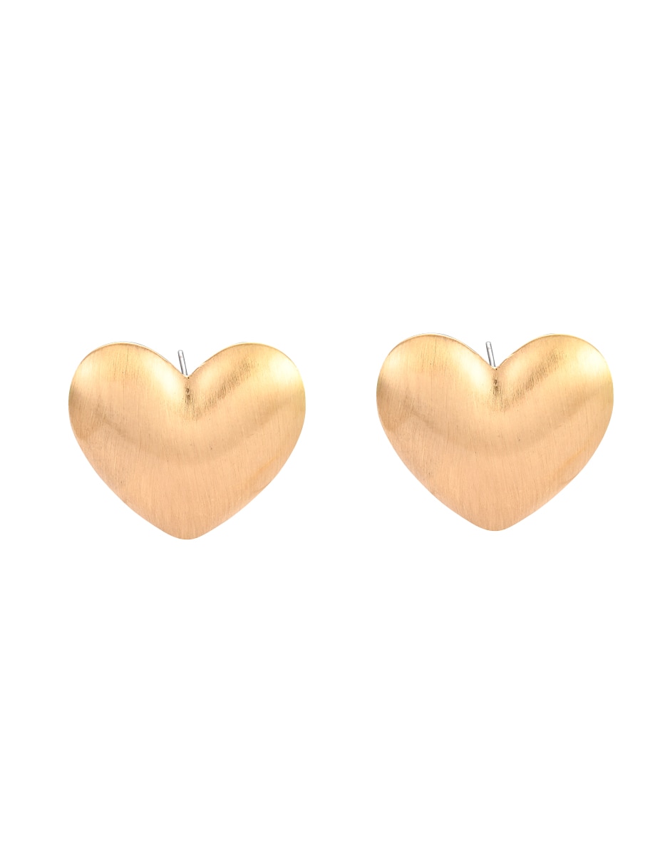 Aretes cortos de corazón con acabado liso