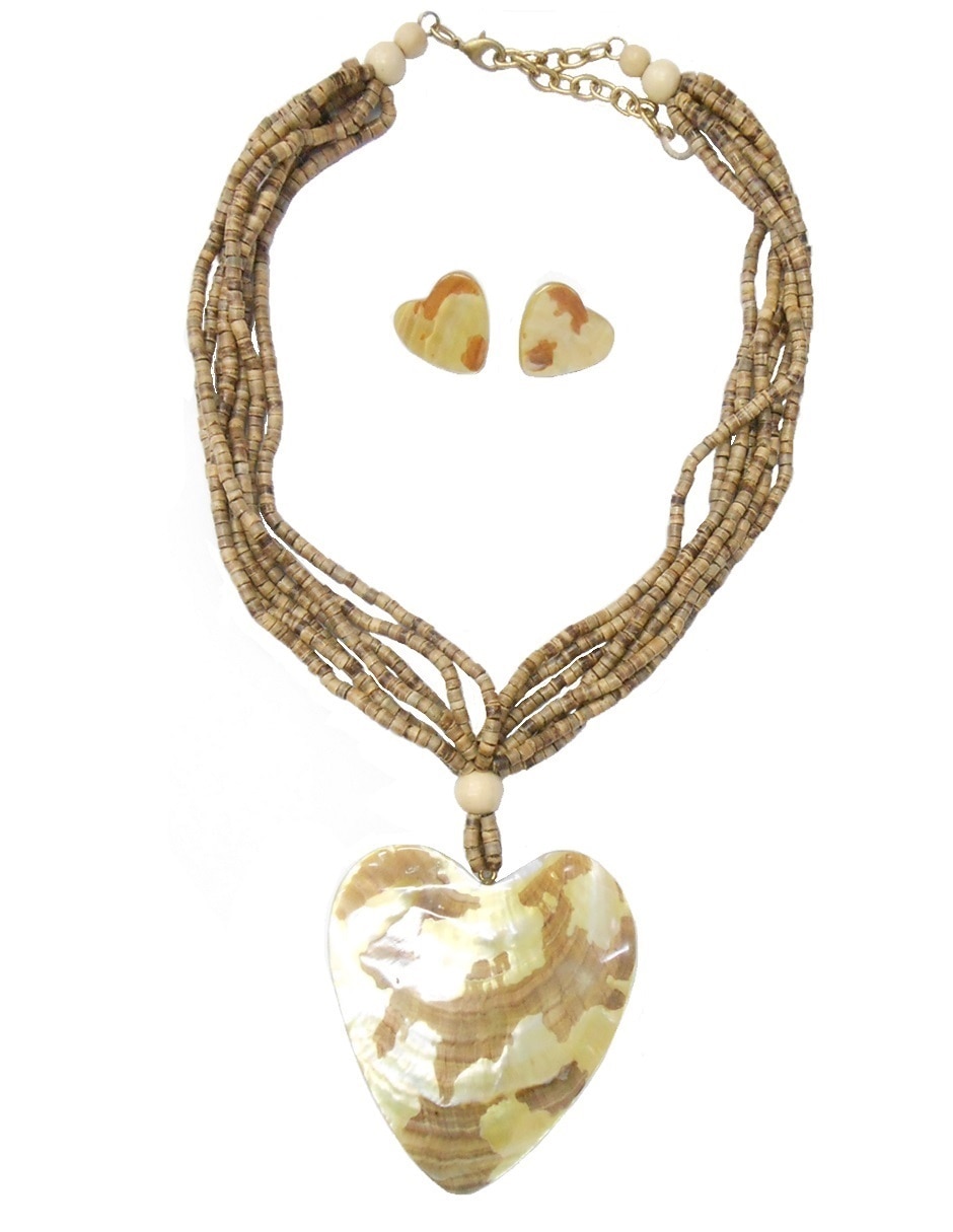 Aretes y collar de corazón