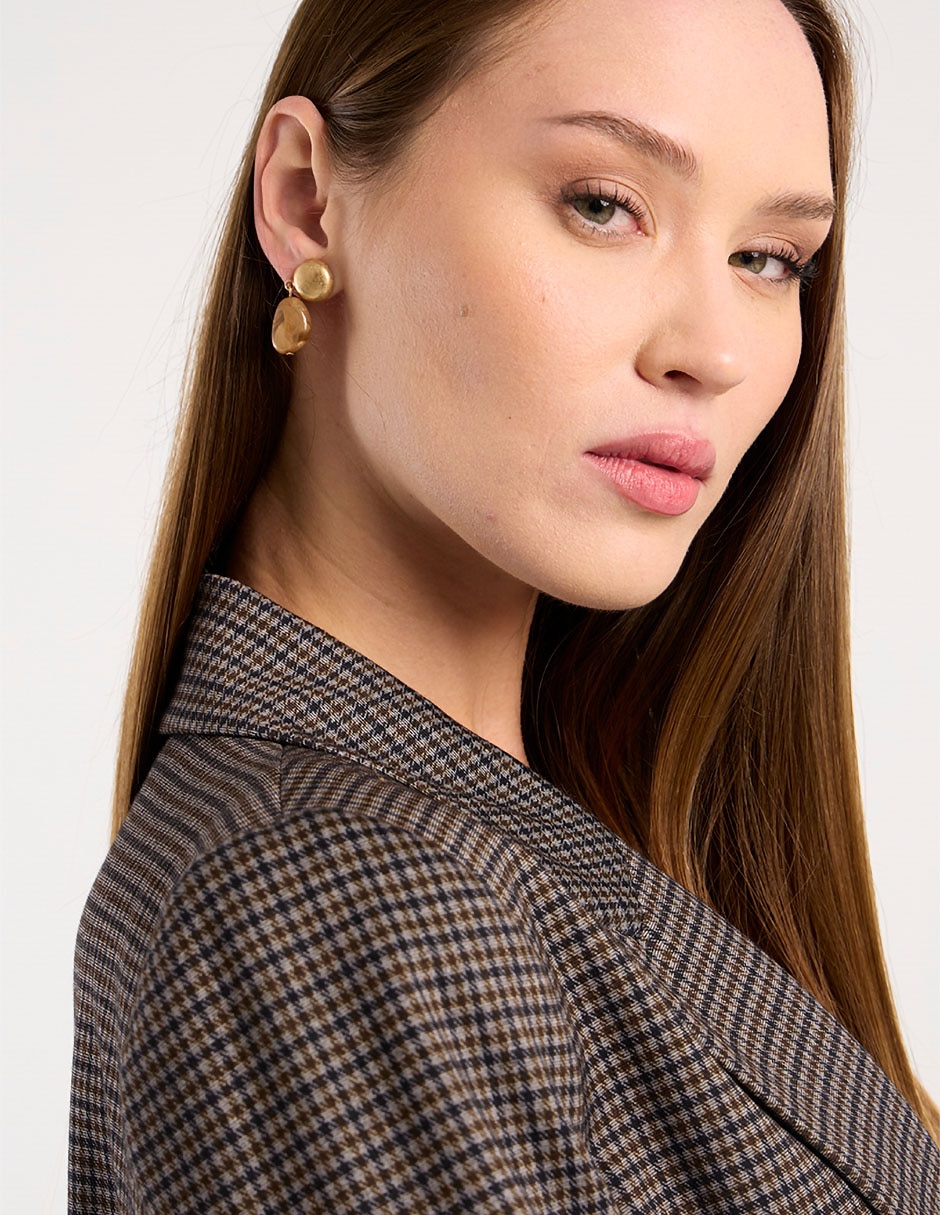 Aretes largos con acabado brillante 4