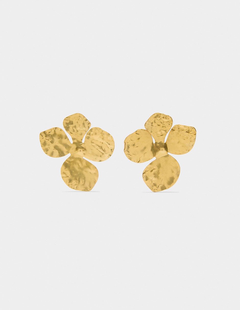 Aretes Golden Delicates con acabado liso
