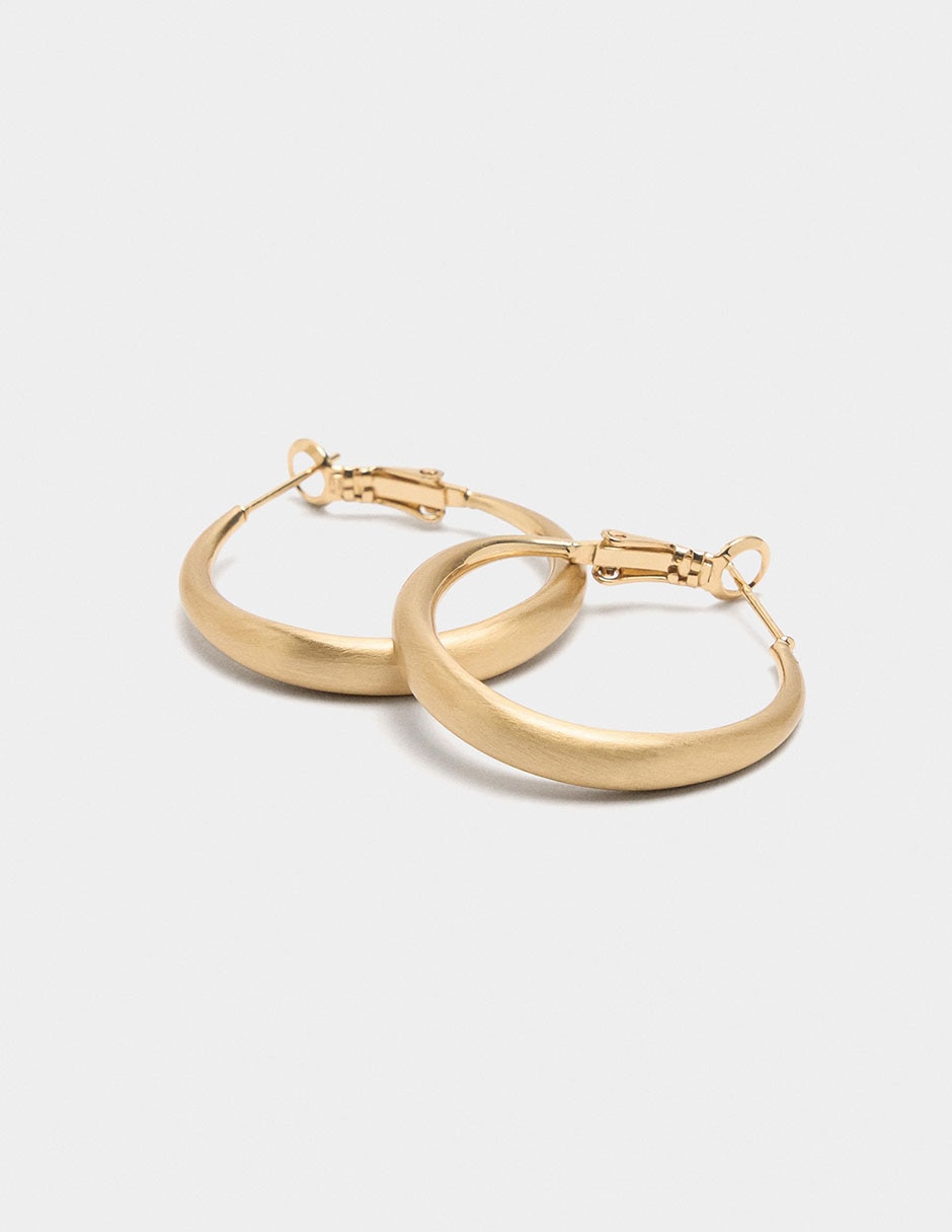 Aretes Golden Delicates con acabado liso 2